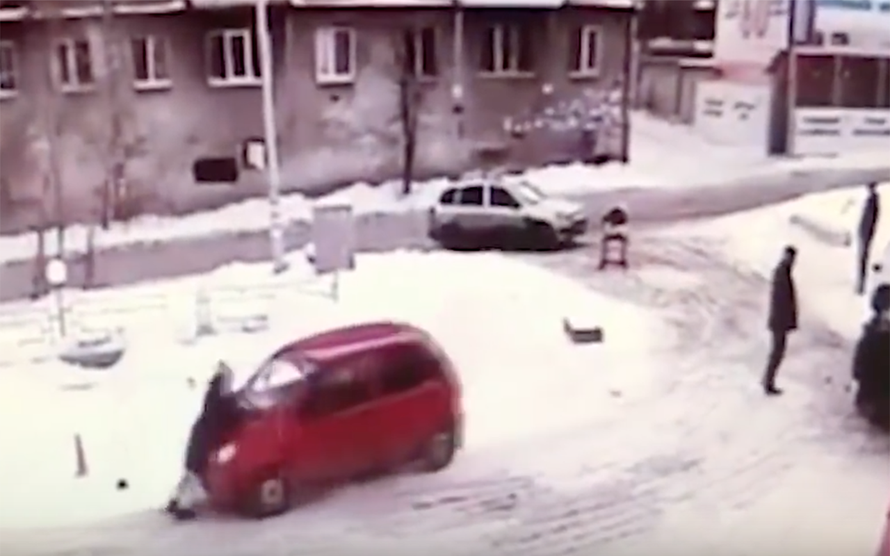 За рулем Матиза оказалась женщина-боксер