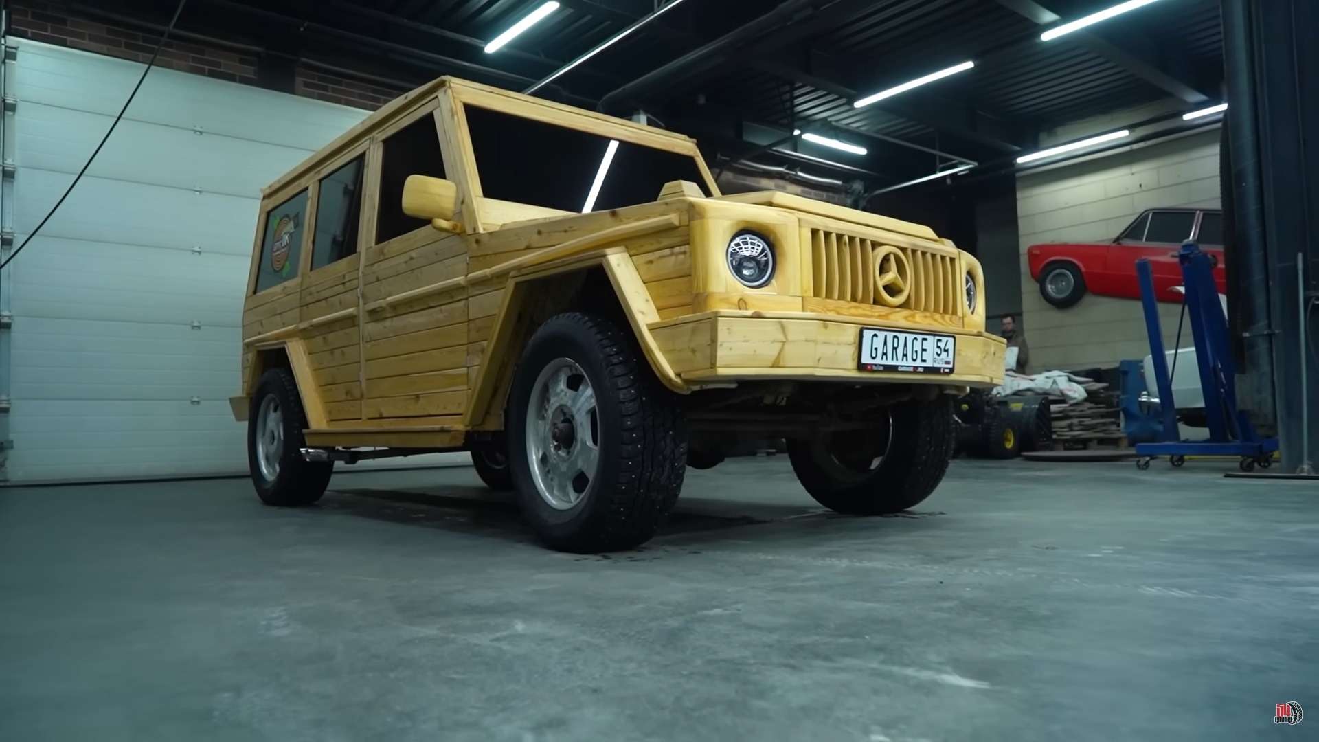 Автомобиль Mercedes-Benz G-Klasse: обзор, новости, машина — характеристики,  комплектации, разные поколения Mercedes-Benz G-Klasse — сайт За рулем  www.zr.ru