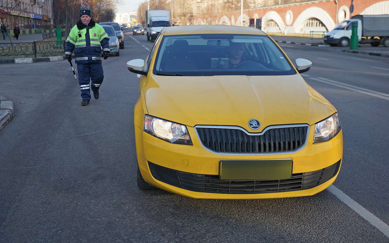 Таксист спрашивает за «фонарь» с шашечками – ГИБДД отвечает