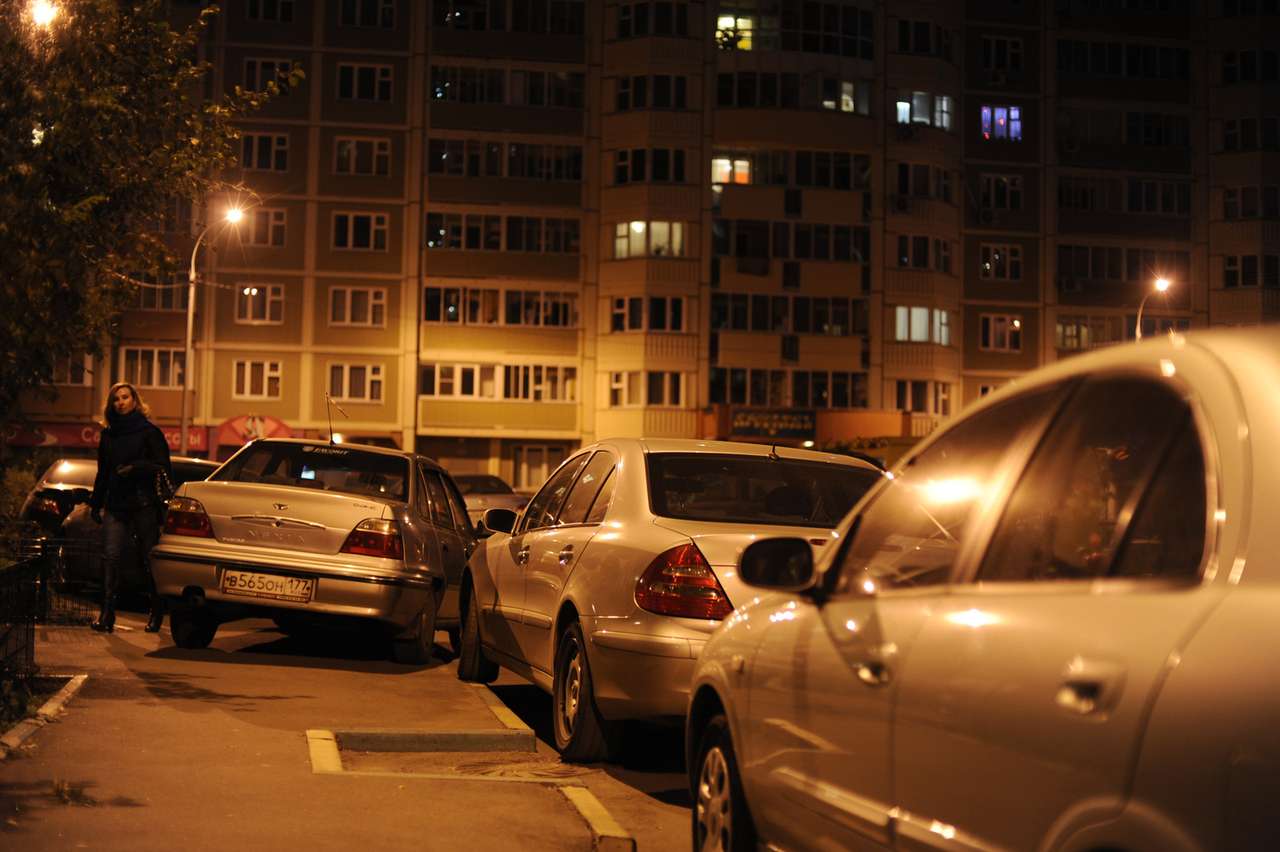 Россияне не склонны платить деньги за ночную парковку