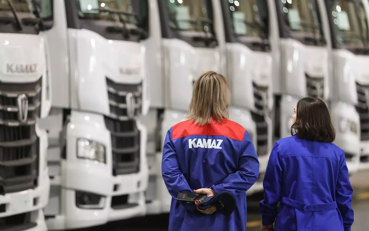 Стало известно, как в мае будут работать на КАМАЗе