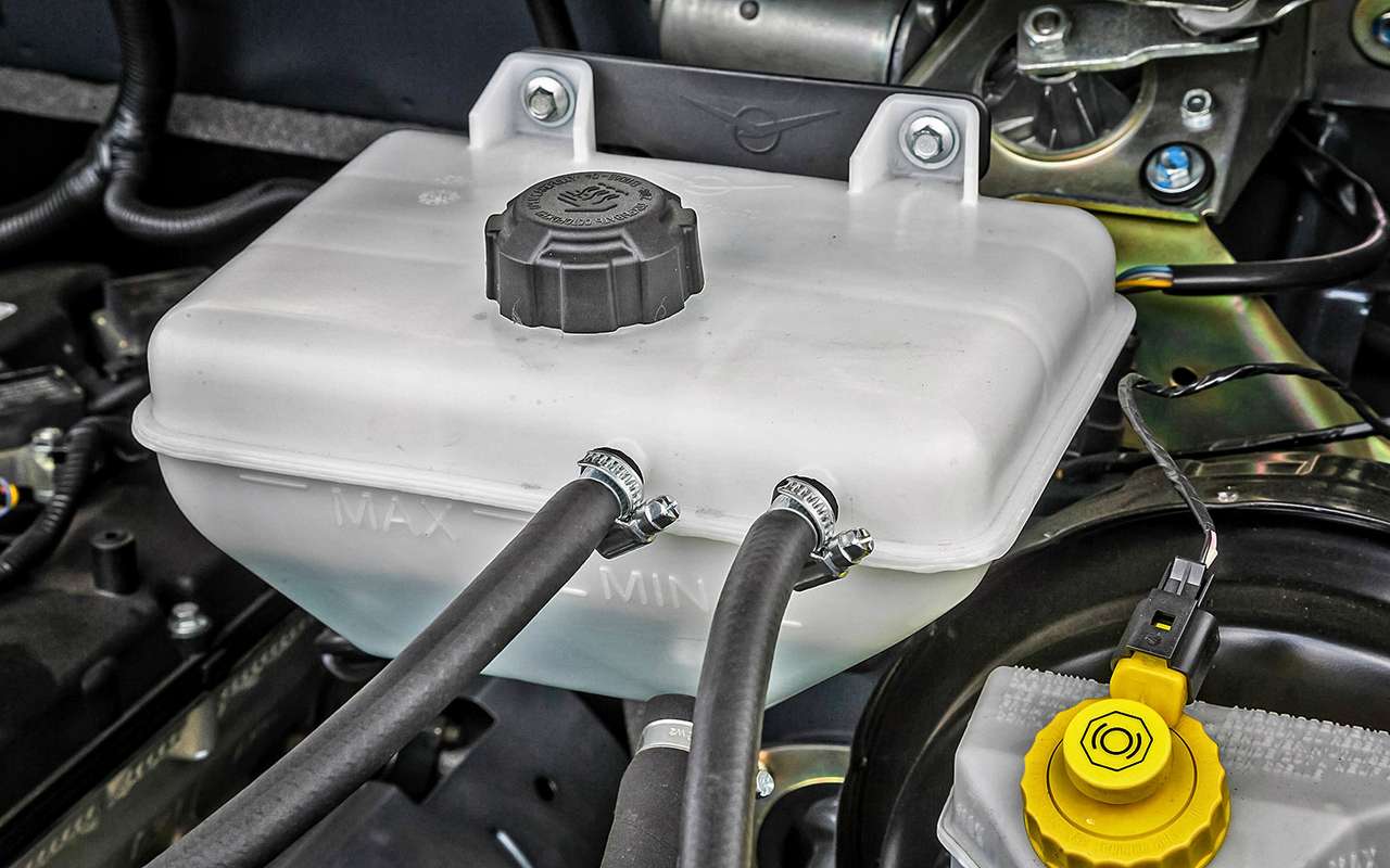 Такая пробка расширительного бачка может взорвать двигатель — не покупайте!