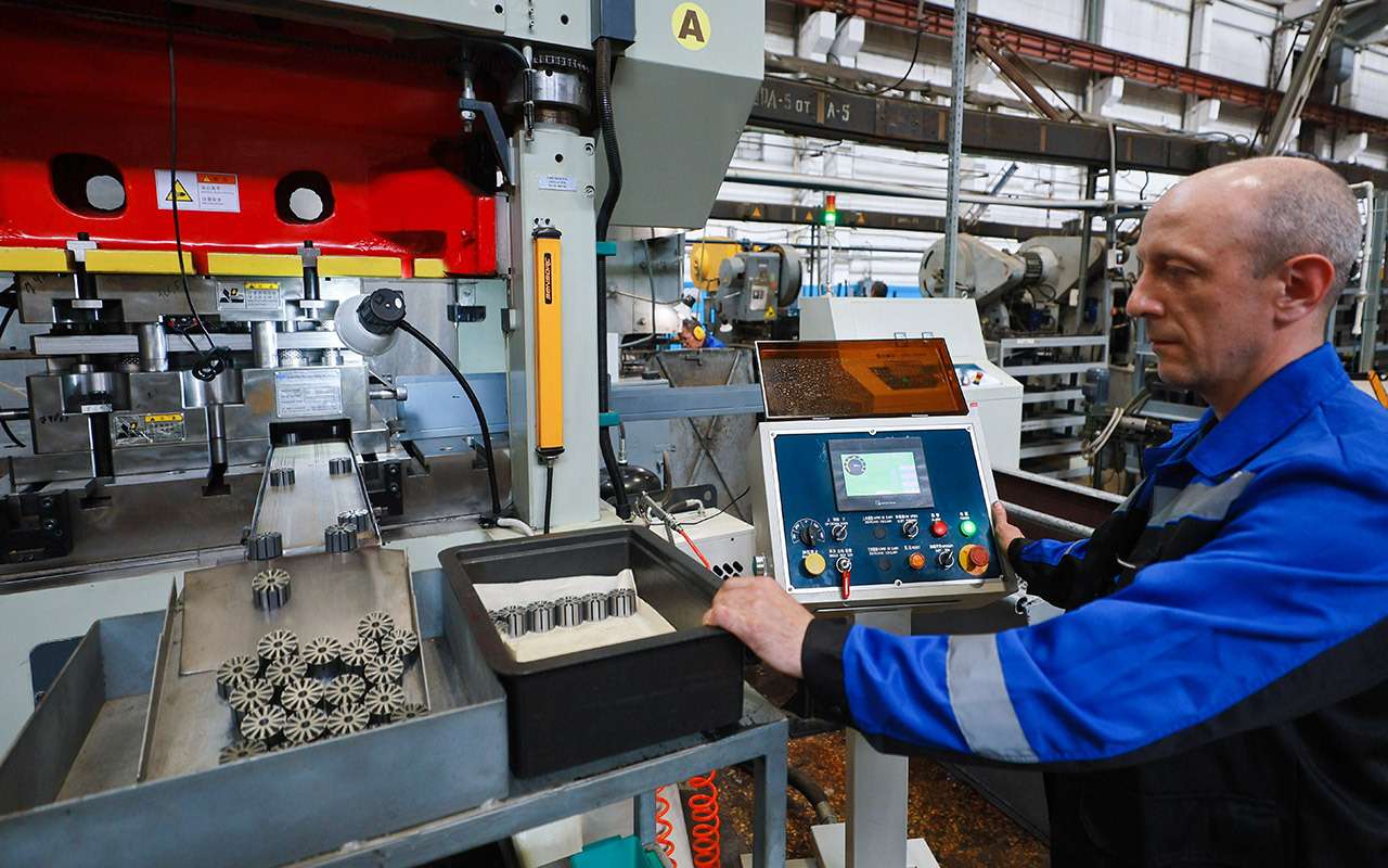 Названы причины, которые тормозят выпуск автокомпонентов в России