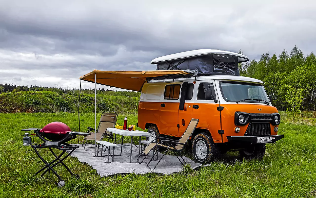 Механизм подъемной крыши жесткий, так что порывы ветра ей не страшны.