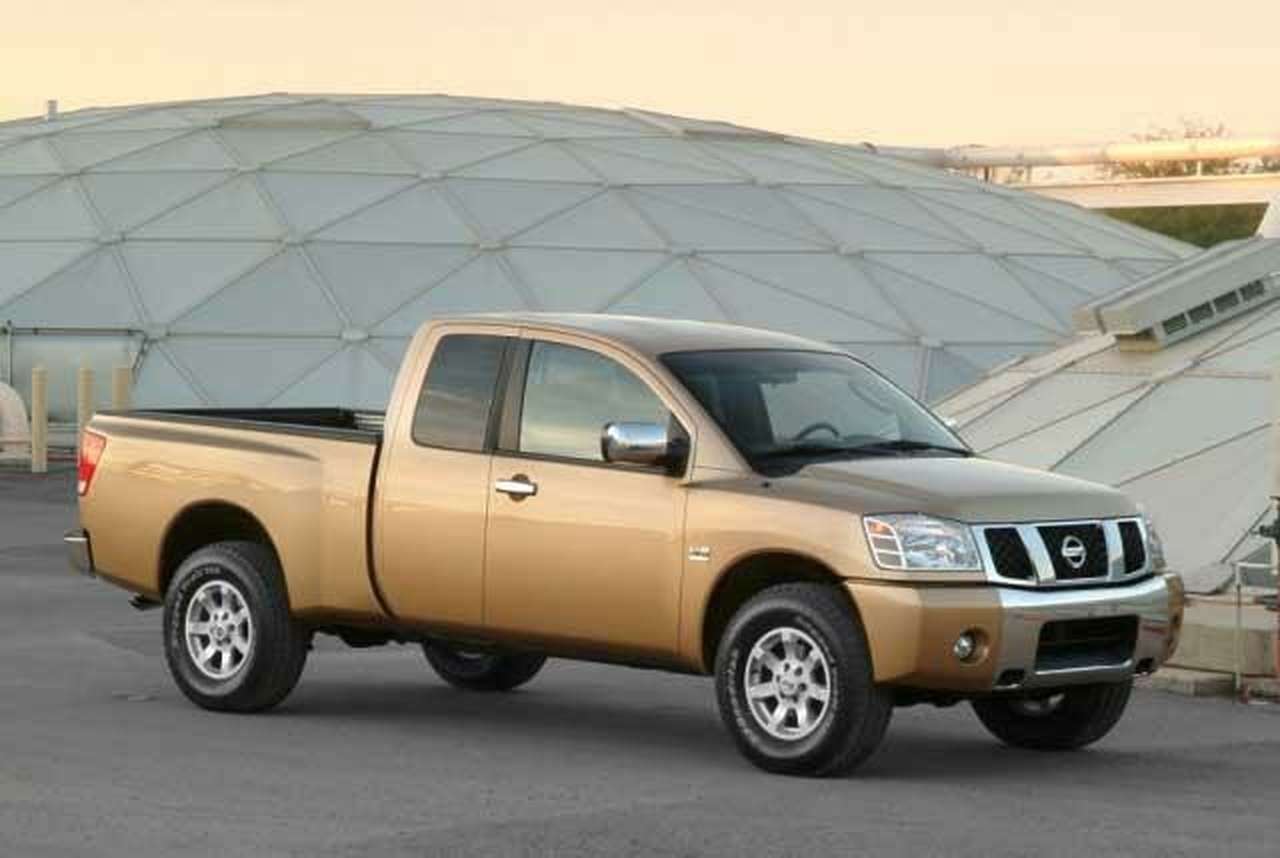 Nissan готовится к старту продаж новейшего суперпикапа Titan