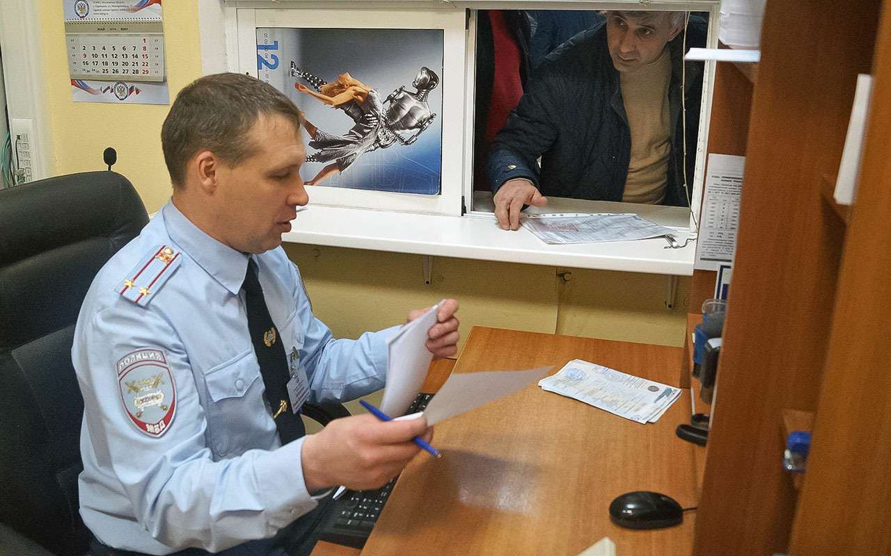 Сервис ГИБДД сломался из-за прорыва трубы