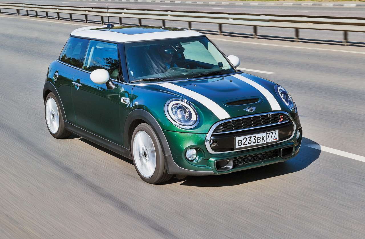 MINI Cooper S (с опциями): 1 984 200 руб.