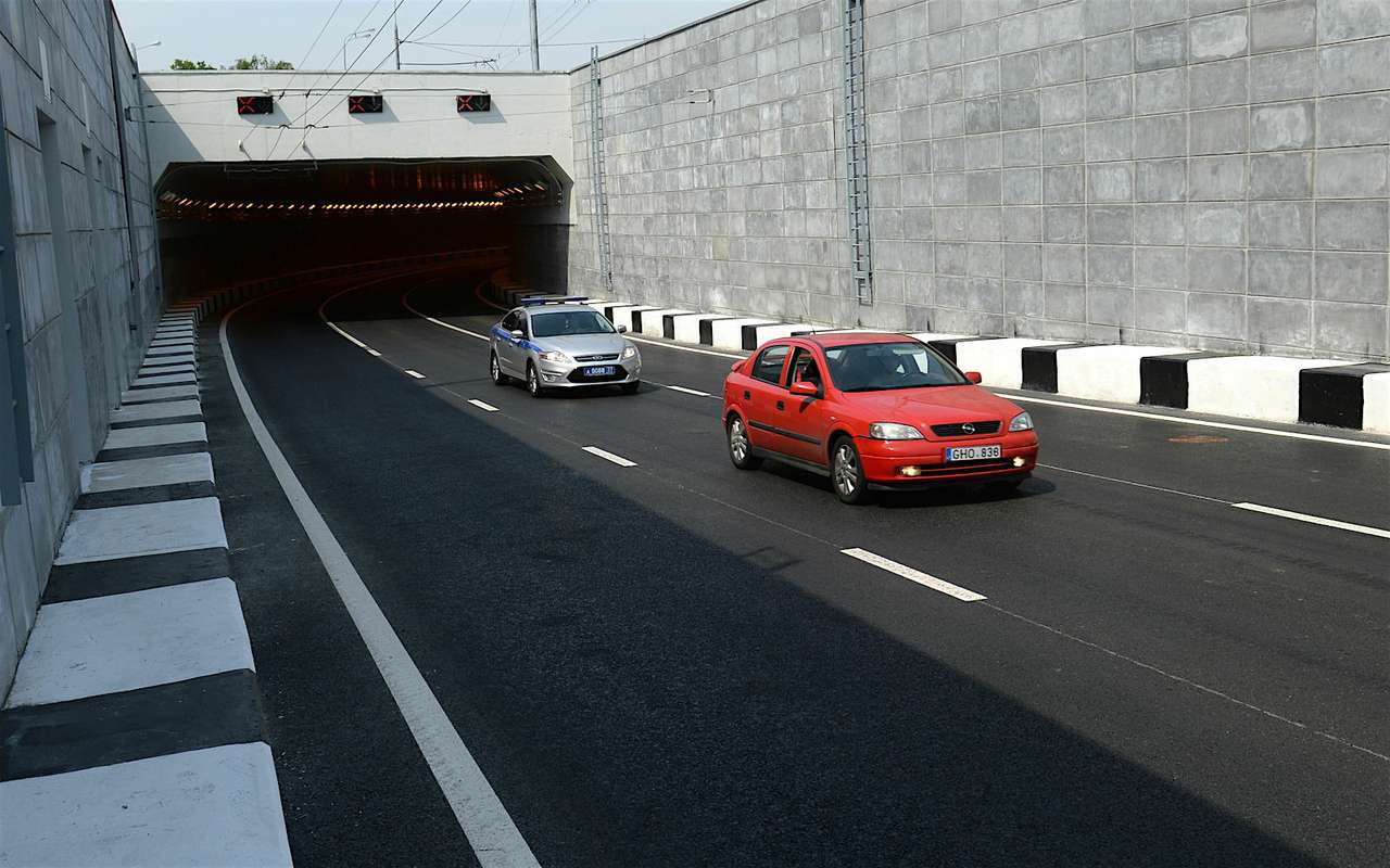 10 правил, как вести себя за рулем в туннеле