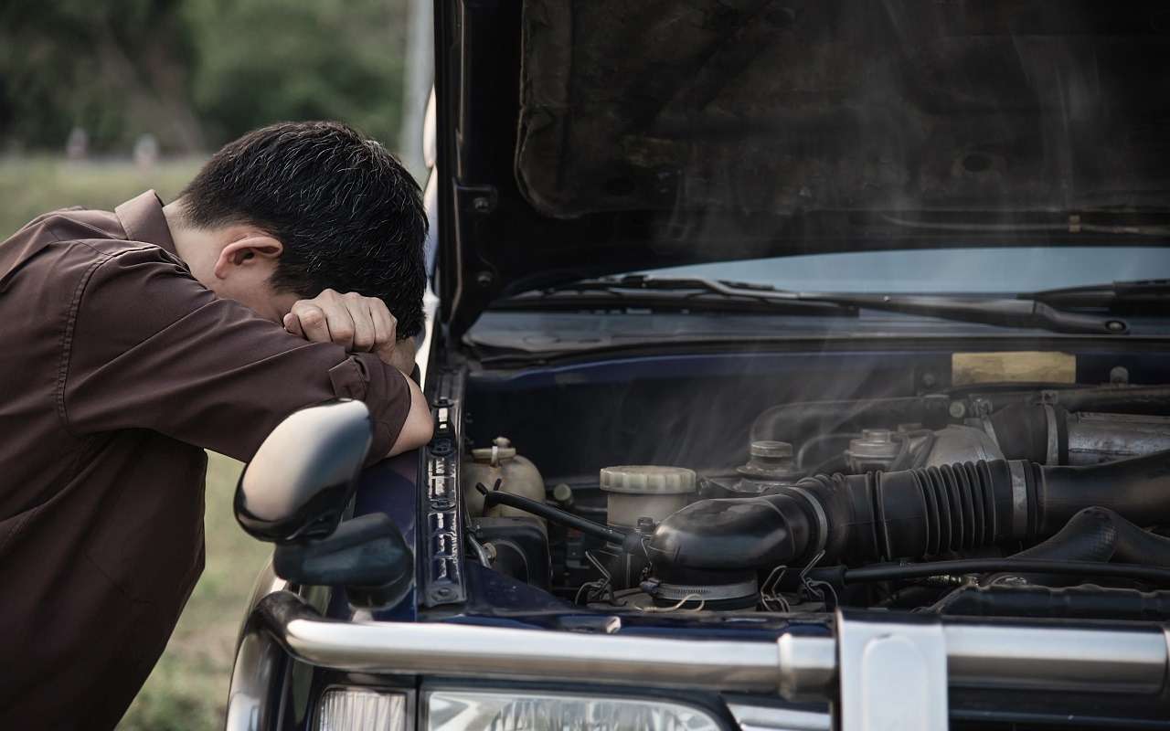 Почему при перегреве двигателя нельзя сразу открывать капот