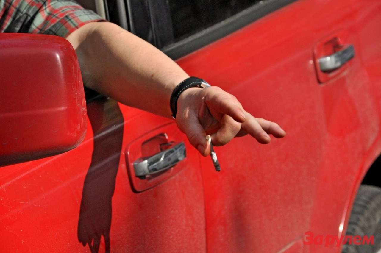 Курение в автомобилях хотят запретить