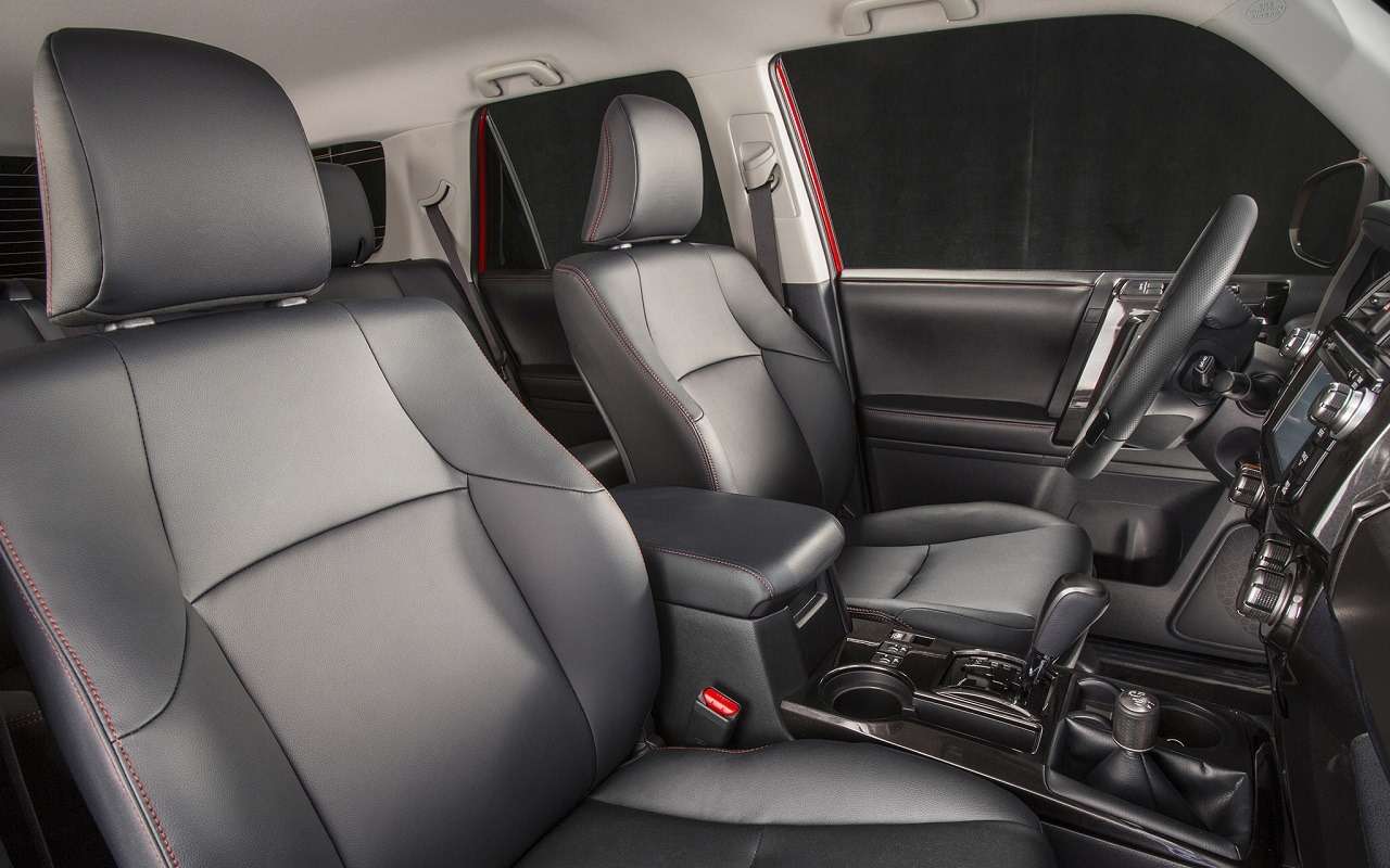 Интерьер Toyota 4Runner