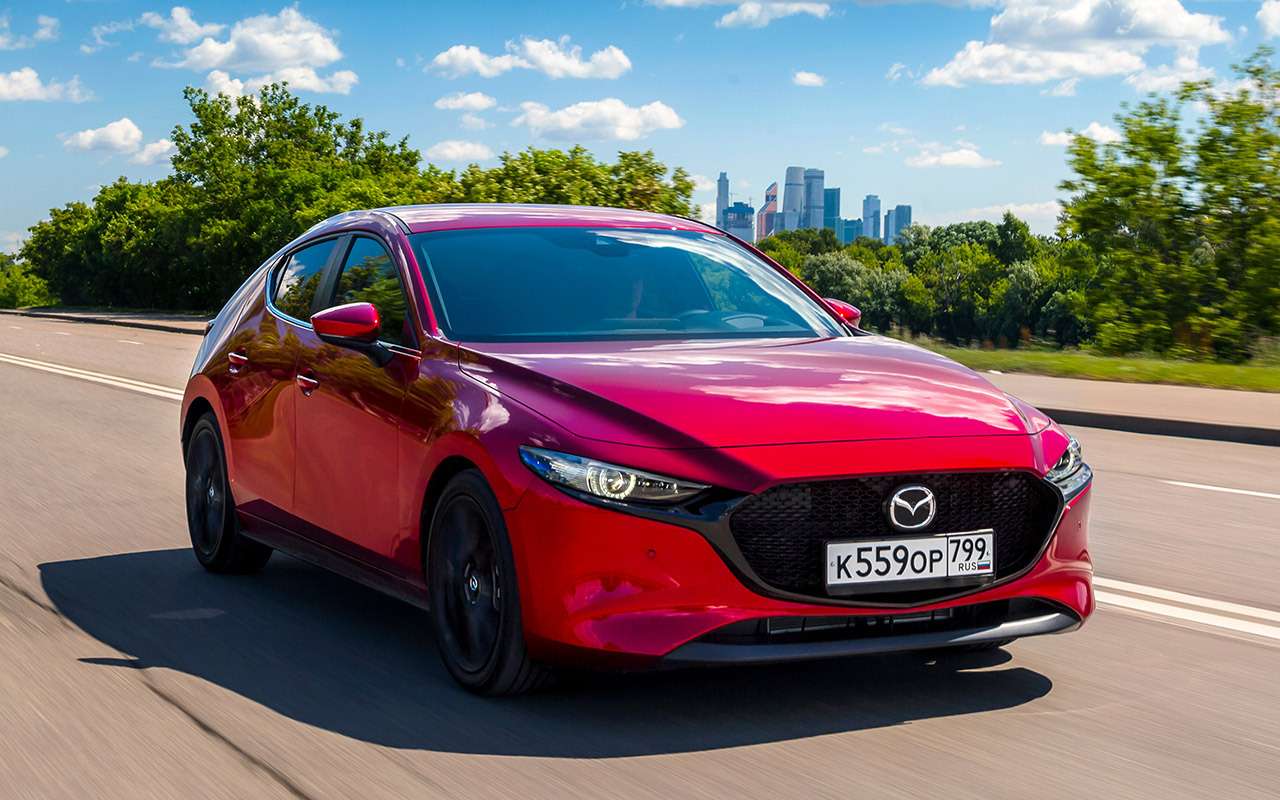 Красная «трешка» – словно топ-модель с огненно-алыми губами. Такая яркость на многих смотрится пошловато, но только не на ней!