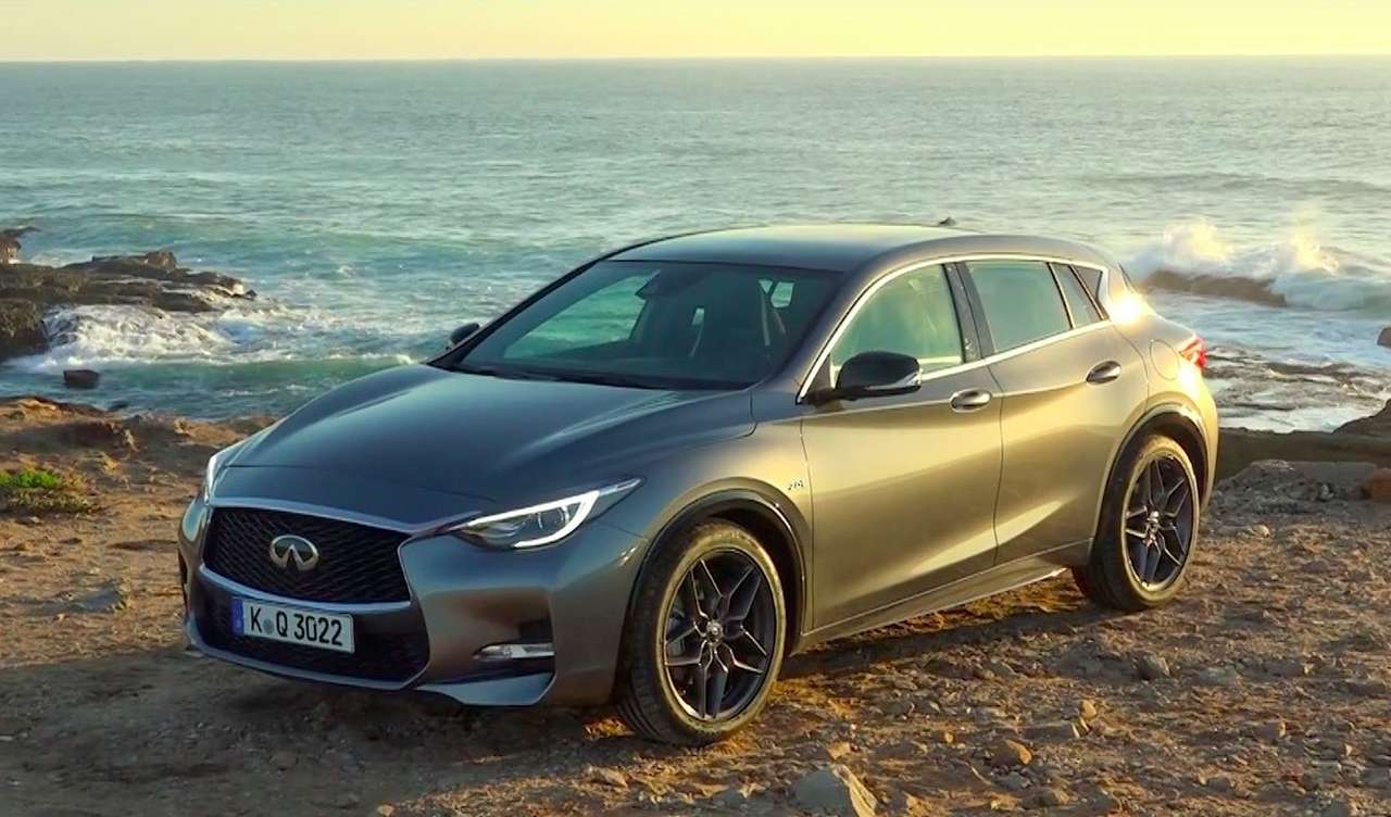 Видеообзор Infiniti Q30: чья школа лучше?