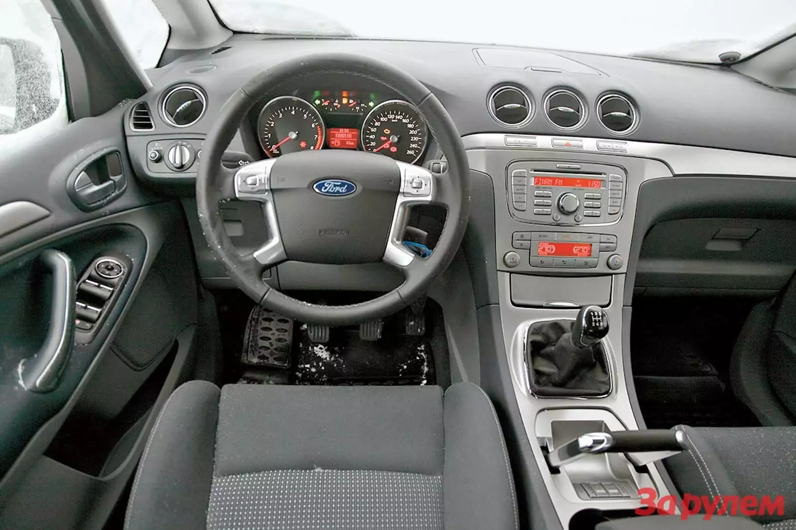 ford c max интерьер