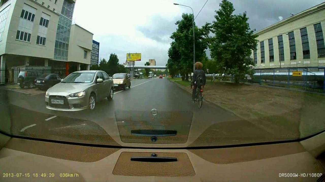 На пропагандиста велосипедов написали жалобу за нарушение ПДД