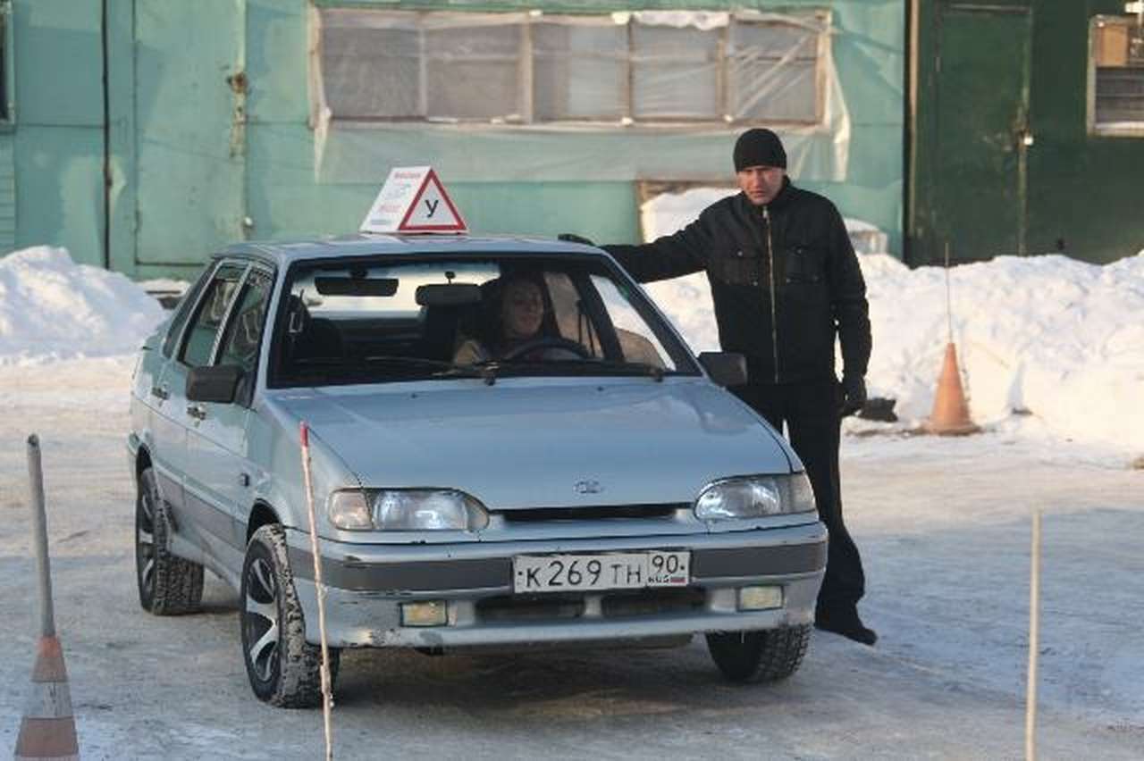 Весной выпускники автошкол рискуют остаться без прав