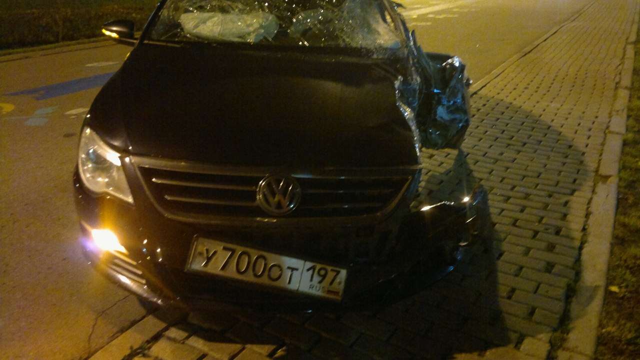 Водителя VW, сбившего мотоциклистов на Кутузовском, задержали