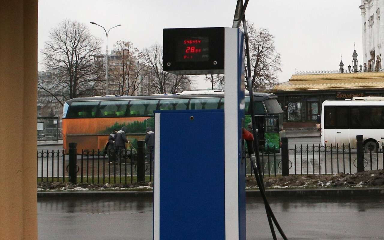 В РФ появилась еще одна сеть АЗС: пока для партнеров маркетплейса, скоро — для всех автовладельцев