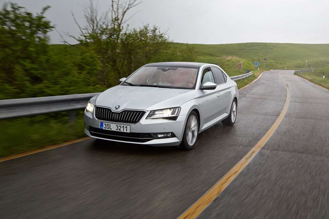 Суперб поколения. Шкода Суперб 2023г. Skoda Superb IV 2023. Skoda Superb 2023 New. Шкода Суперб 2021 2012.