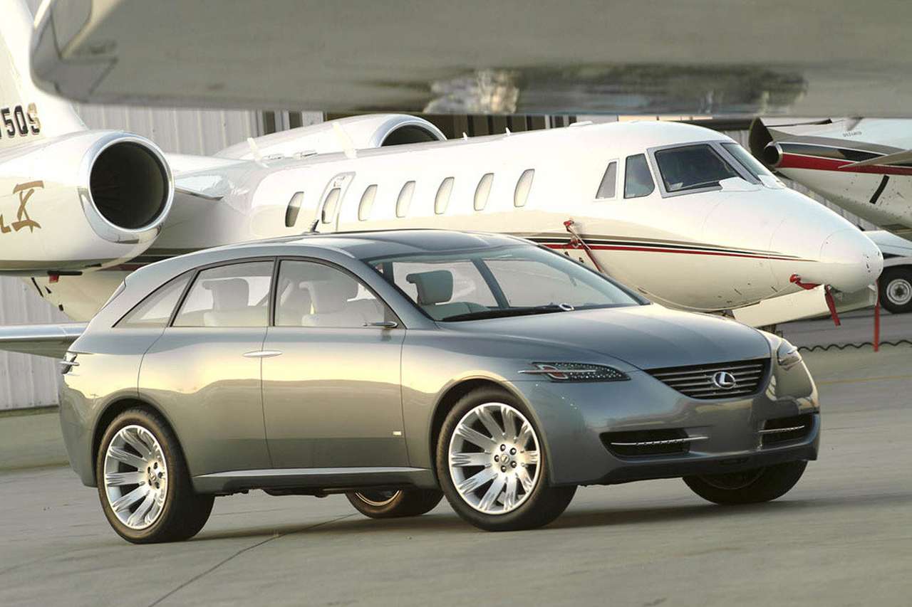 Lexus запланировал к выходу новый семиместный кроссовер