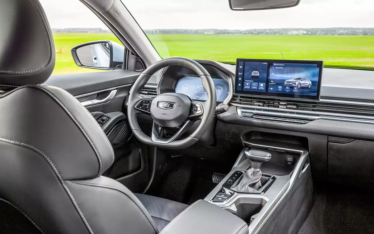 К эргономике вопросов нет. Селектор автомата – классический, есть и ручной режим переключения. Так и должно быть!