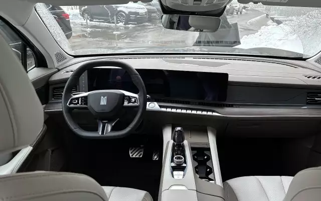 Кроссовер Москвич М90 — первые реальные изображения салона