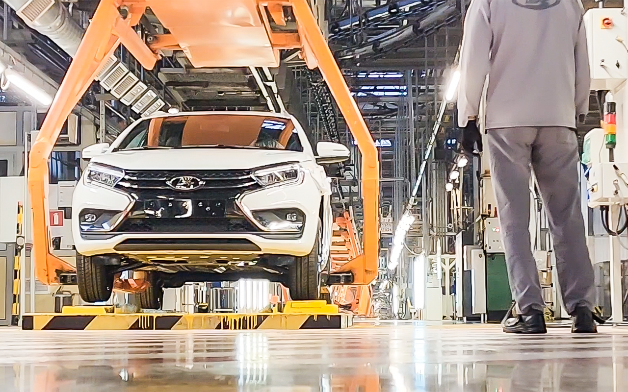 Новая Lada Vesta: известно, когда в ней появится коробка-автомат