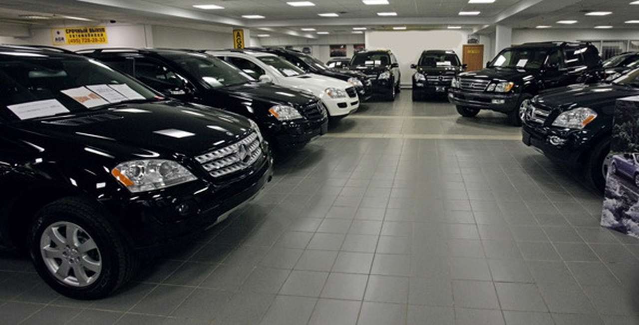 Дилеры ждут повышения цен на автомобили