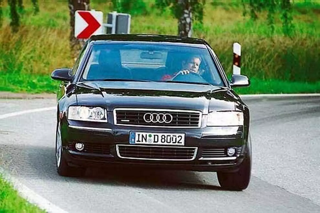 Базовая Audi A8 стала мощнее