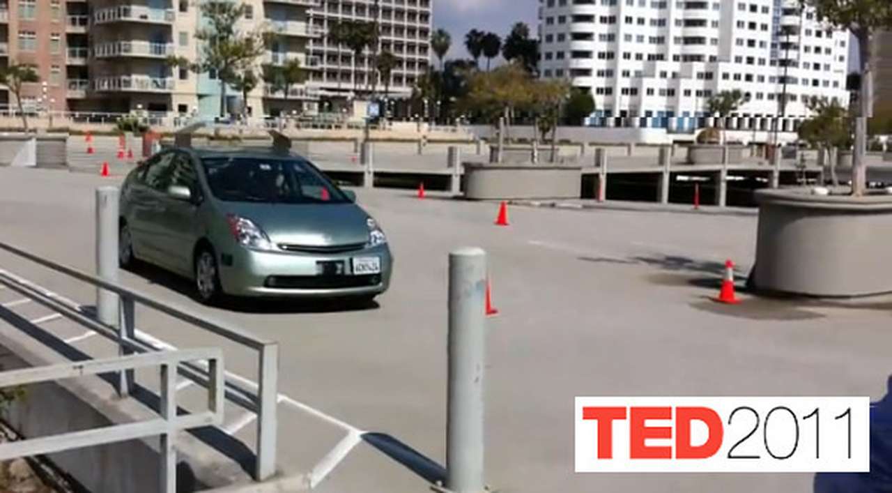 Беспилотник Google покатал участников научной конференции (ВИДЕО)