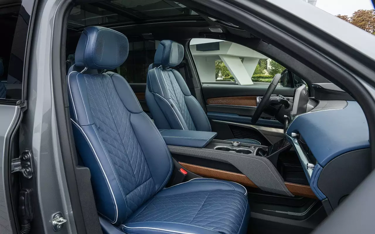 Интерьер Cadillac Vistiq