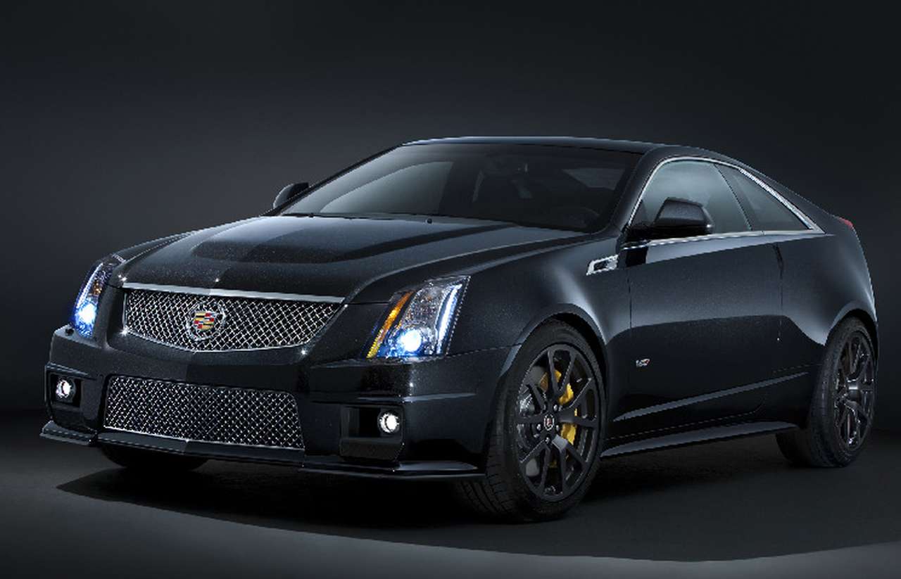 Cadillac обрел расцветку "черный бриллиант"