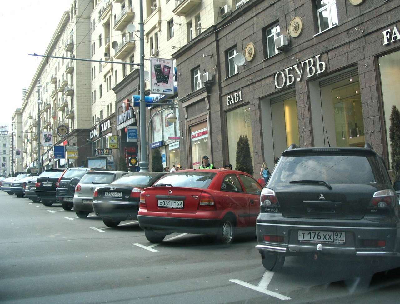 Водители перестанут парковаться на проезжей части