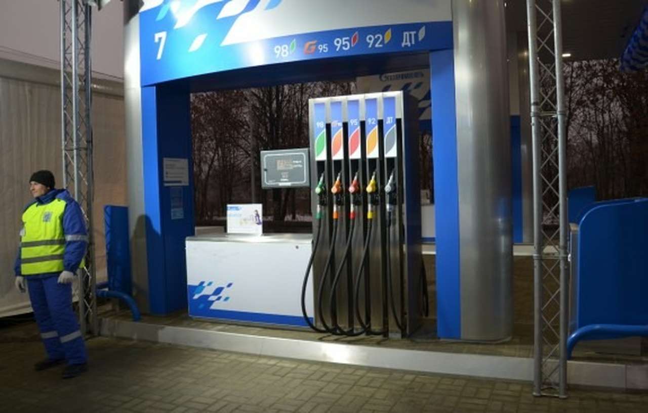 Бензин на российских АЗС дорожает четвертую неделю