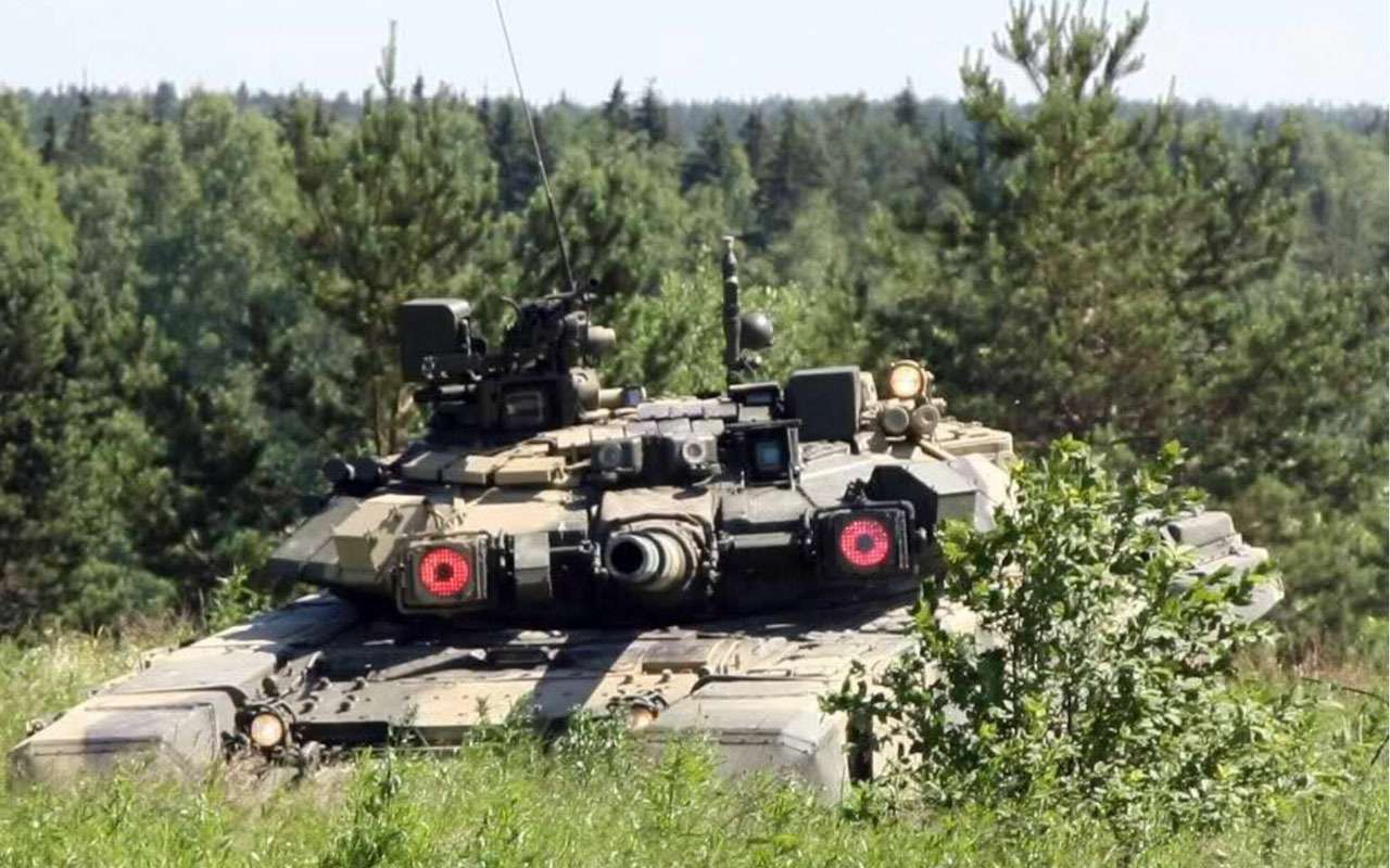 Инфракрасные прожекторы ОТШУ-1-7 на башне танка Т-90