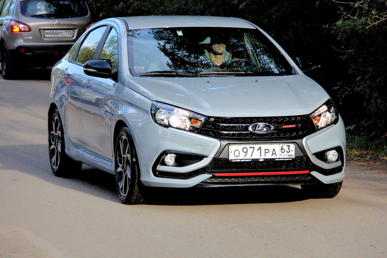 Lada Vesta Sport: тест-драйв с чемпионом