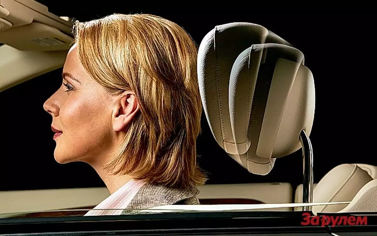 Активные подголовники в случае аварии максимально приближаются к голове и тем самым в несколько раз снижают опасные нагрузки на шейные позвонки.