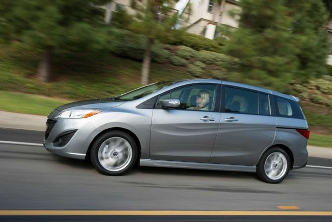 Mazda снимает с производства компактвэн Mazda 5