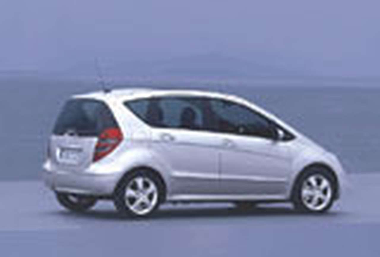 Новый Mercedes A-класса услышать трудно