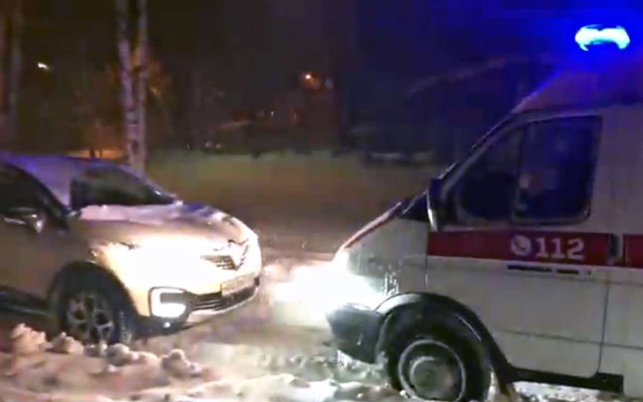 Автохамом, не пропустившим «скорую», может быть полицейский