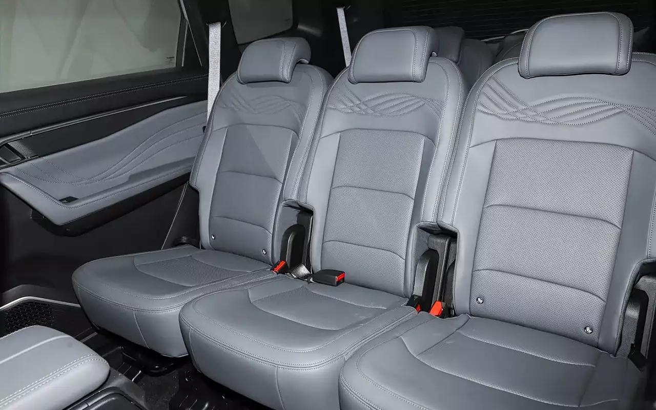 Интерьер Geely Okavango