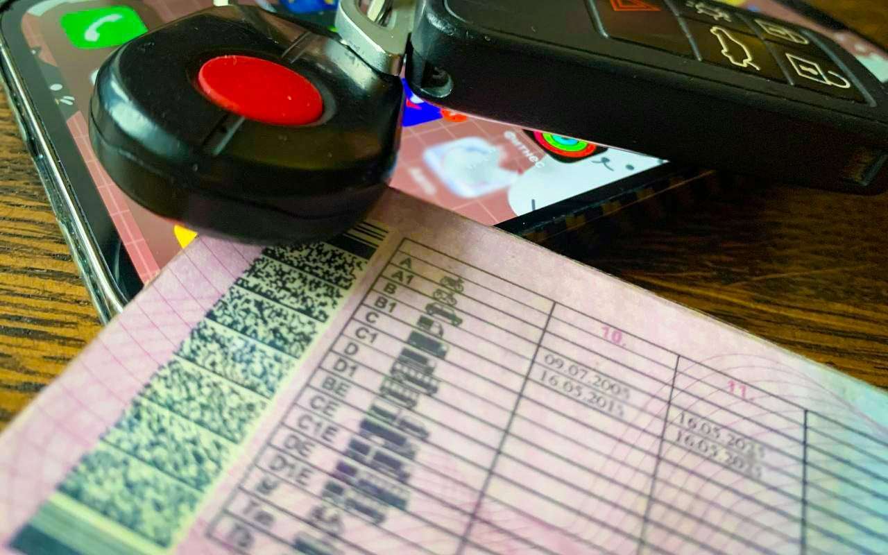 Можно ли ездить по России с иностранными правами? Отвечает глава ГАИ
