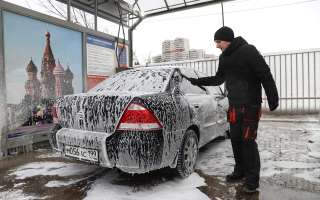 Соль и реагенты: как часто нужно мыть машину зимой