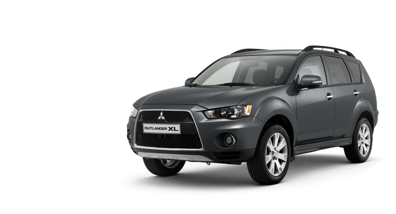 Mitsubishi Outlander XL вернули 3-литровый мотор