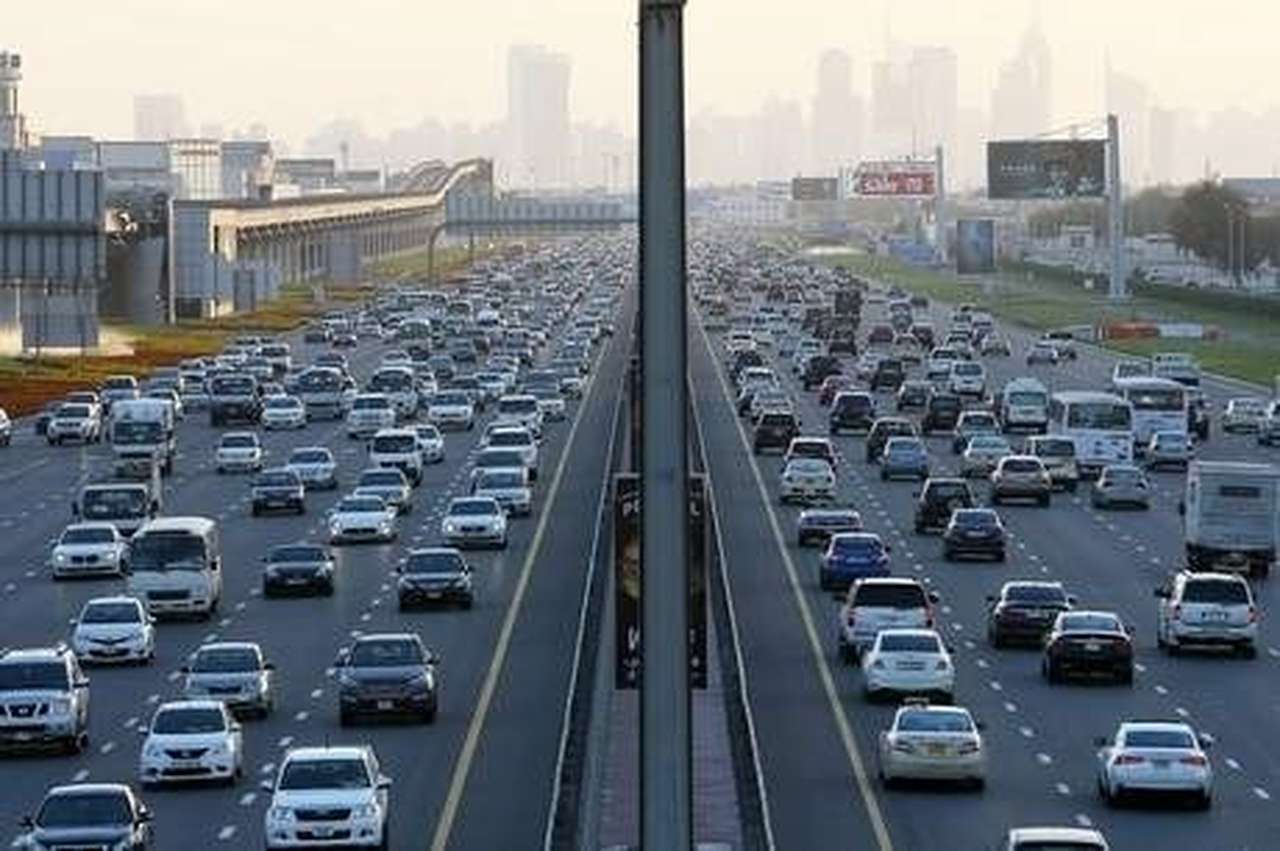 В Дубае для борьбы с пробками автомобили оставят только богатым
