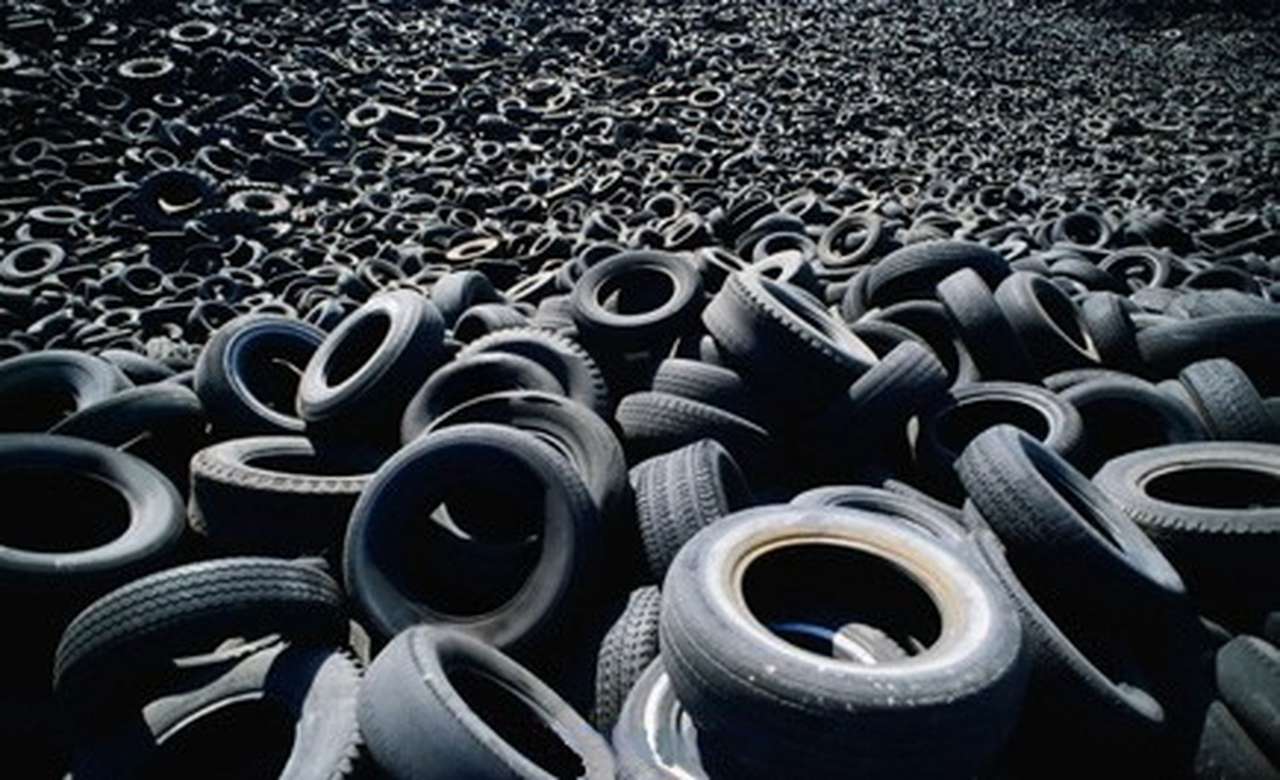 Сибирь завалили покрышками от спецтехники