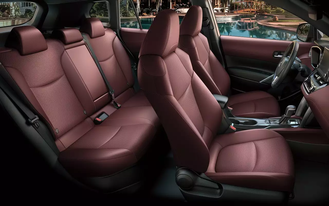 Интерьер Toyota Corolla Cross