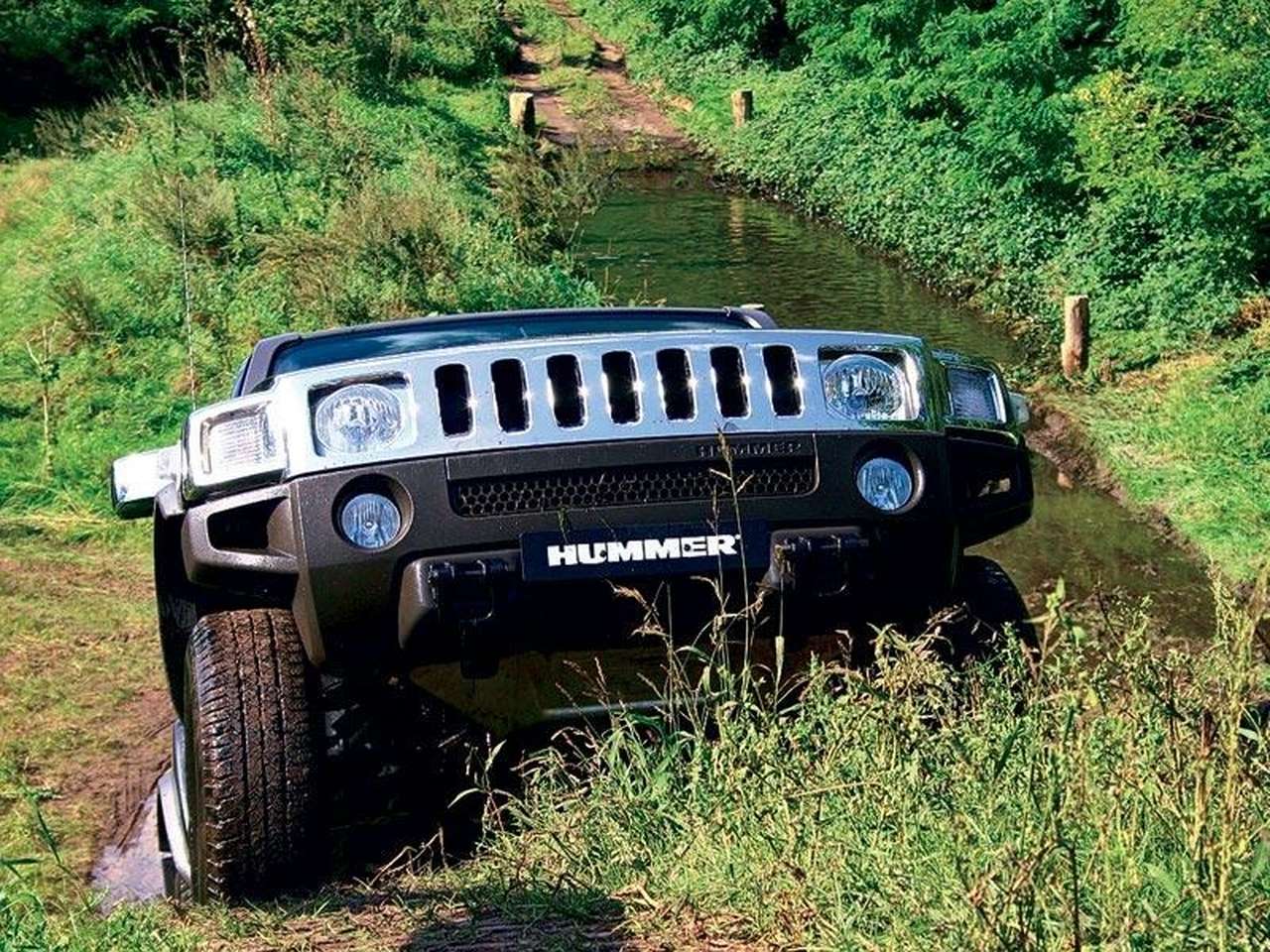 Депутат рухнул в ущелье вместе с Hummer