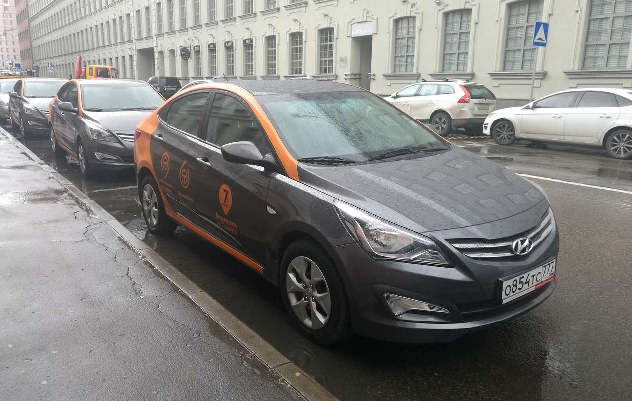 В Москву движутся автопилотируемые делимобили