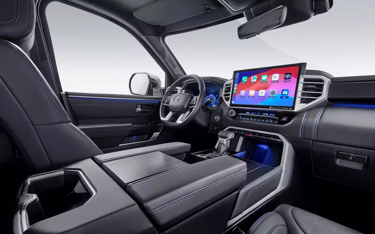 Интерьер Toyota Sequoia